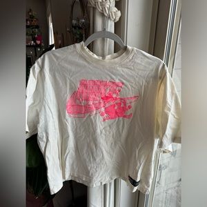 NIKE Womens Cropped Tee - NYC Exclusive - Size Large